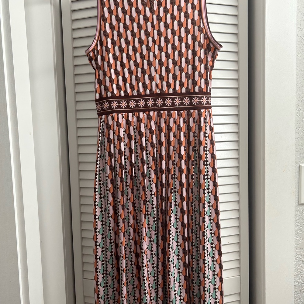 Max Studio Dress - Picture 4 of 4